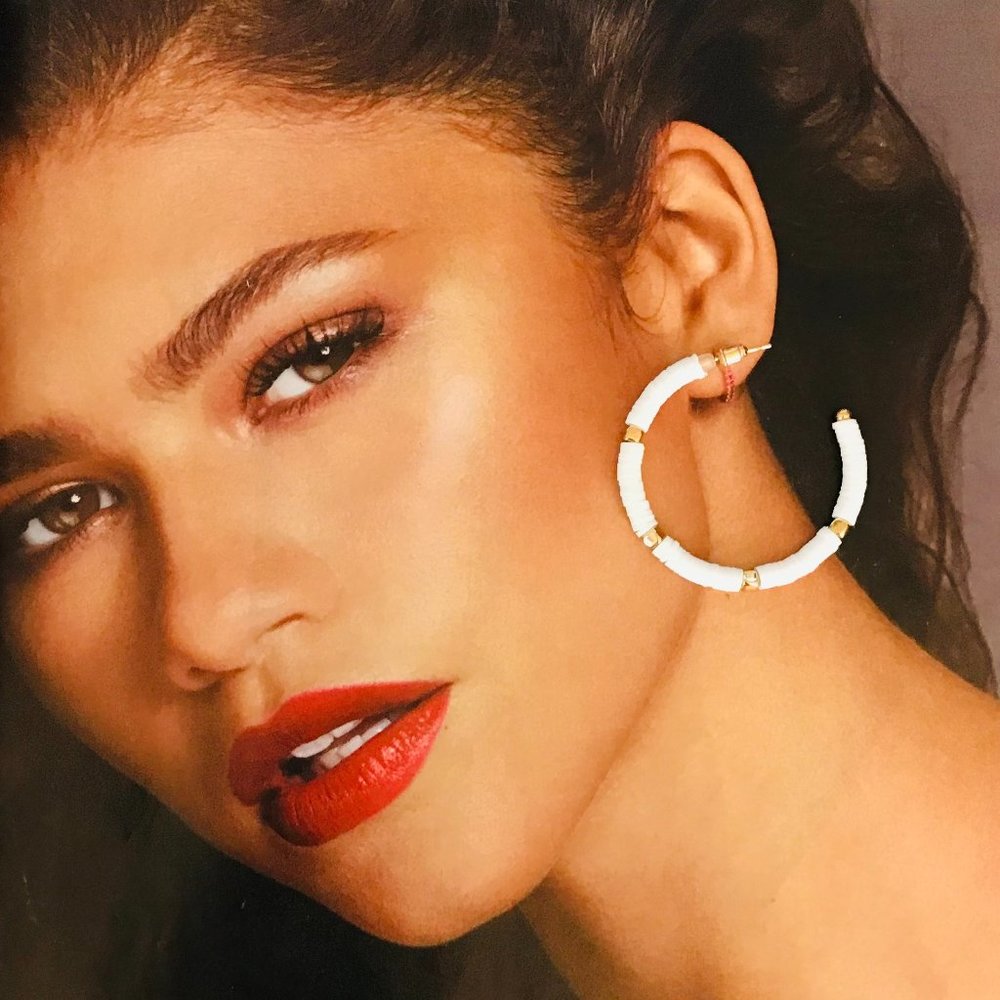 PRETTY BEADED HOOP EARRINGS WHITE & GOLD